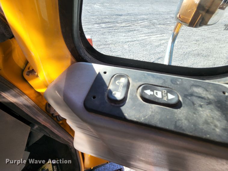 image for item MK9113 2006 International 7500  dump truck