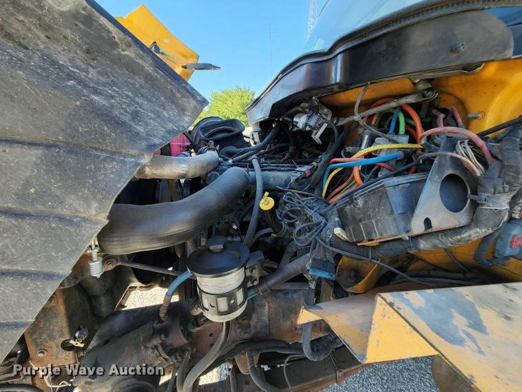 image for item MK9113 2006 International 7500  dump truck