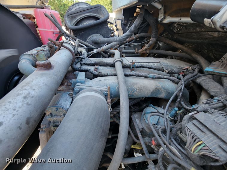 image for item MK9113 2006 International 7500  dump truck