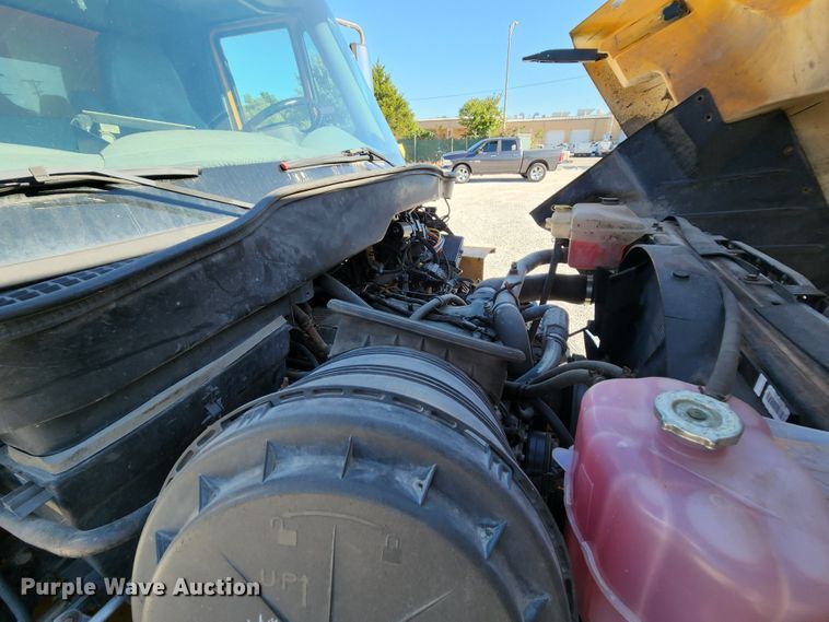 image for item MK9113 2006 International 7500  dump truck