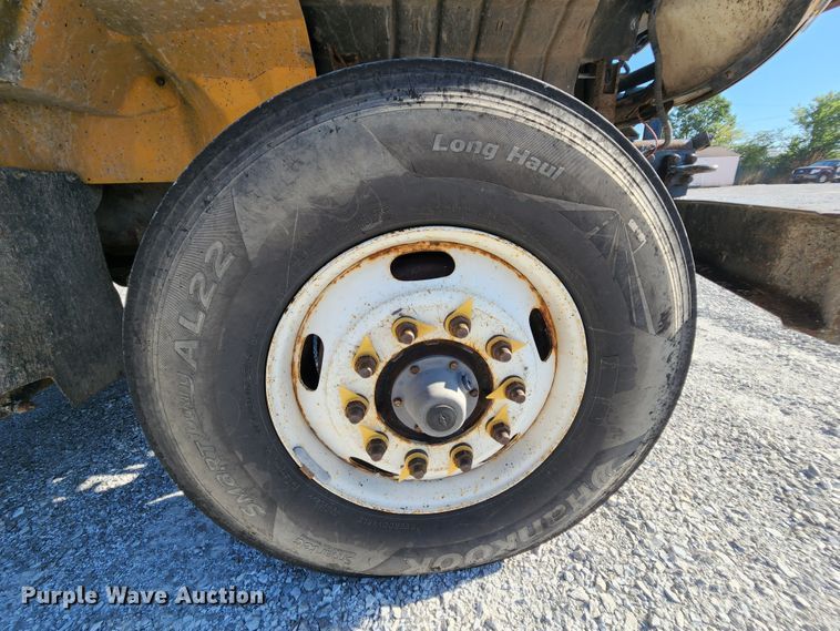 image for item MK9113 2006 International 7500  dump truck