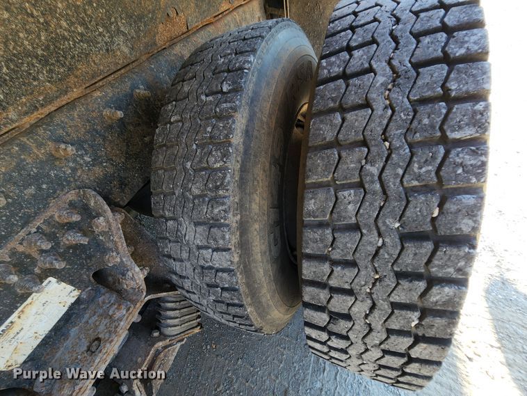 image for item MK9113 2006 International 7500  dump truck