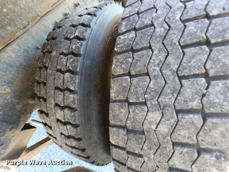 image for item MK9113 2006 International 7500  dump truck