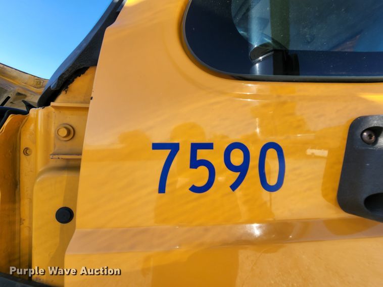 image for item MK9113 2006 International 7500  dump truck