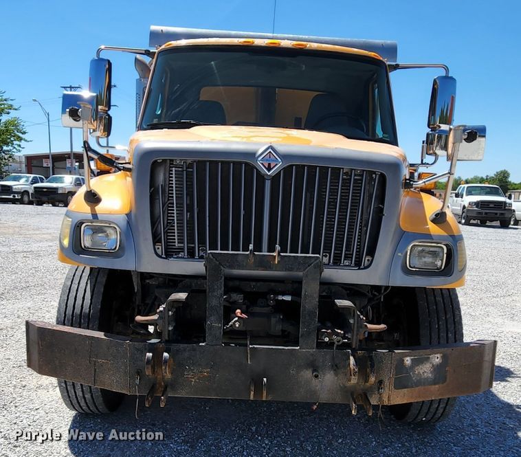 image for item MK9114 2007 International 7400  dump truck