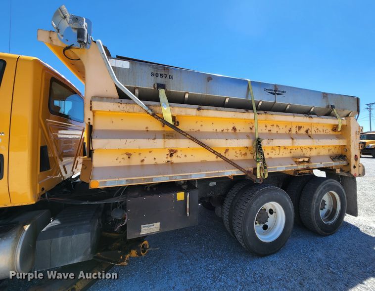 image for item MK9114 2007 International 7400  dump truck