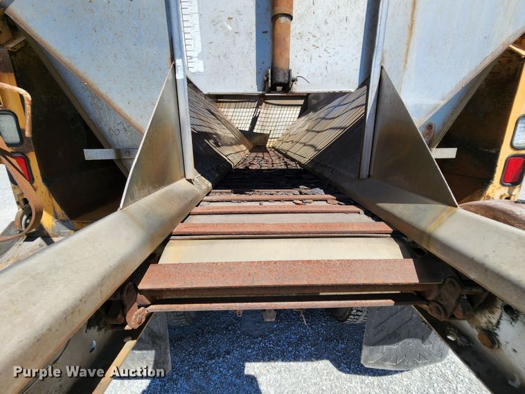 image for item MK9114 2007 International 7400  dump truck