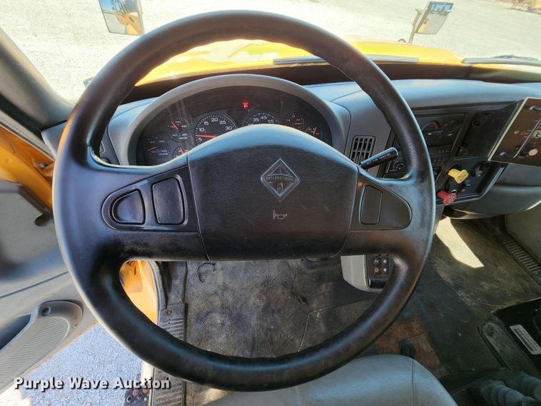 image for item MK9114 2007 International 7400  dump truck