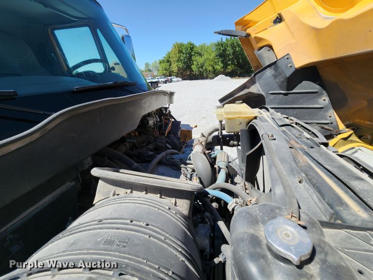 image for item MK9114 2007 International 7400  dump truck