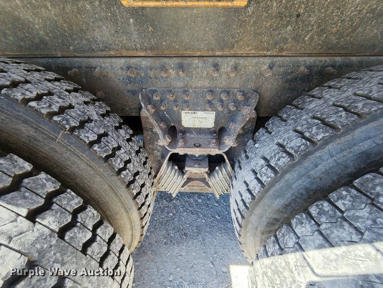 image for item MK9114 2007 International 7400  dump truck