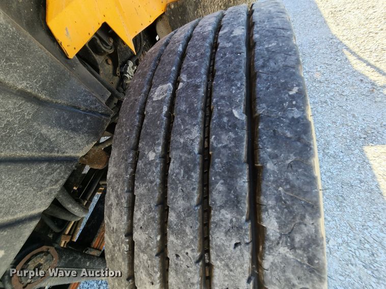 image for item MK9114 2007 International 7400  dump truck