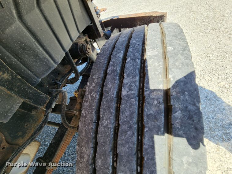 image for item MK9114 2007 International 7400  dump truck