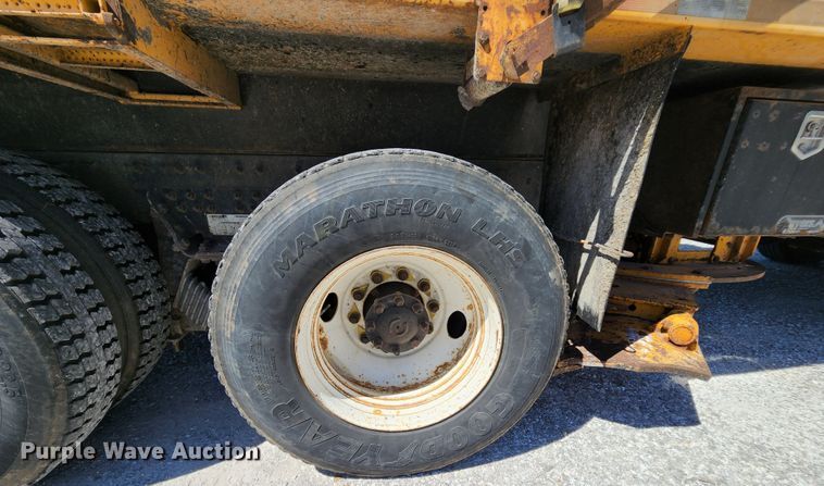 image for item MK9114 2007 International 7400  dump truck