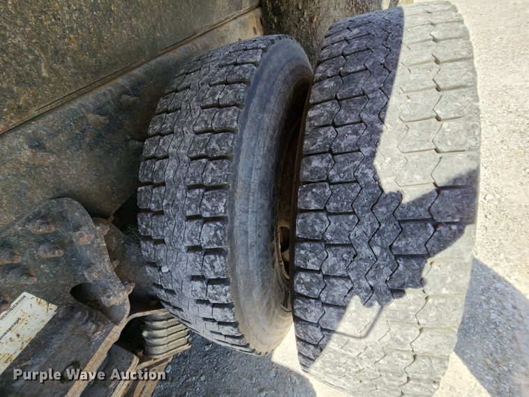 image for item MK9114 2007 International 7400  dump truck