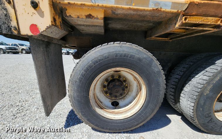 image for item MK9114 2007 International 7400  dump truck