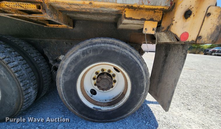 image for item MK9114 2007 International 7400  dump truck