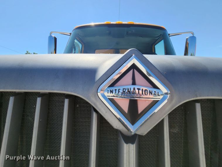 image for item MK9114 2007 International 7400  dump truck