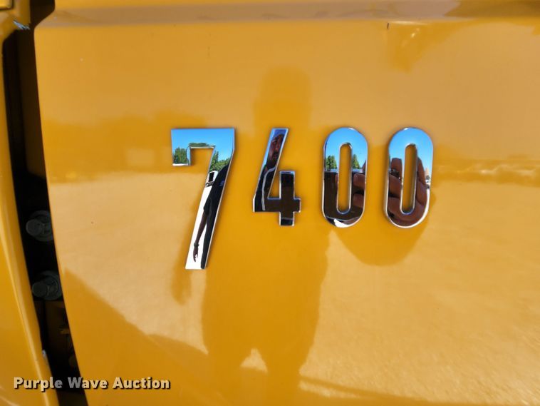 image for item MK9114 2007 International 7400  dump truck