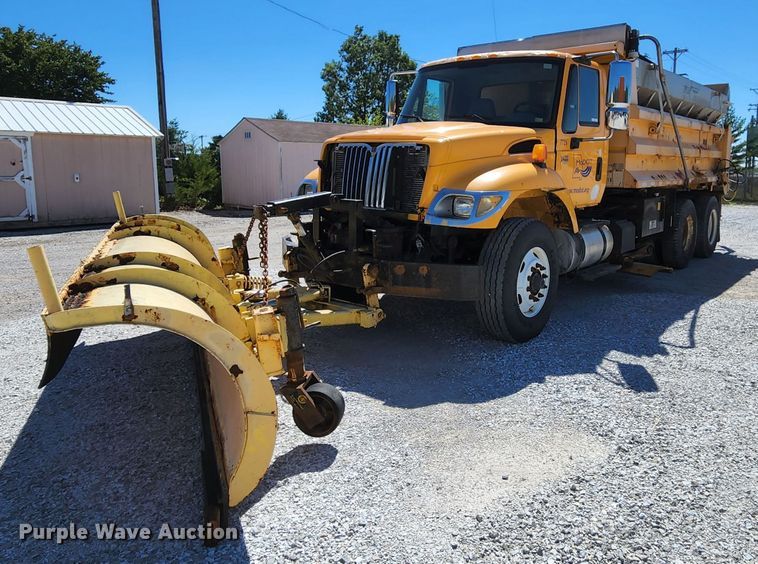 image for item MK9115 2006 International 7400  dump truck