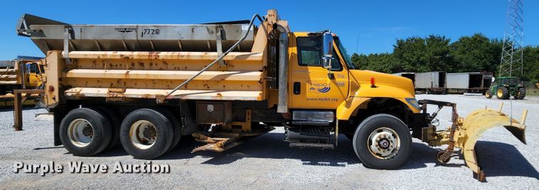 image for item MK9115 2006 International 7400  dump truck