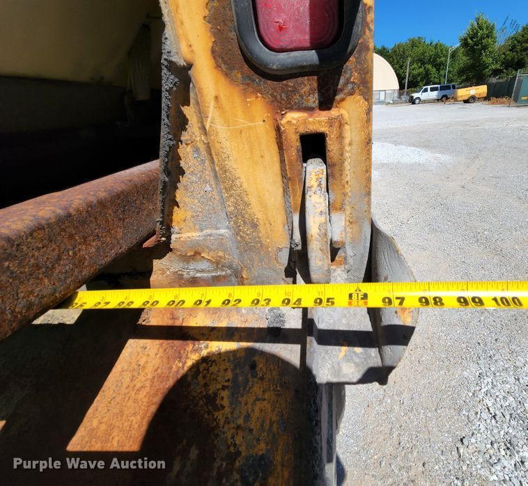 image for item MK9115 2006 International 7400  dump truck