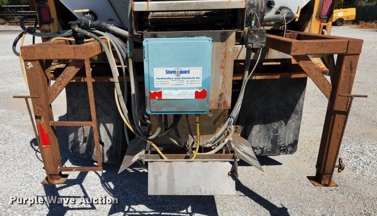 image for item MK9115 2006 International 7400  dump truck