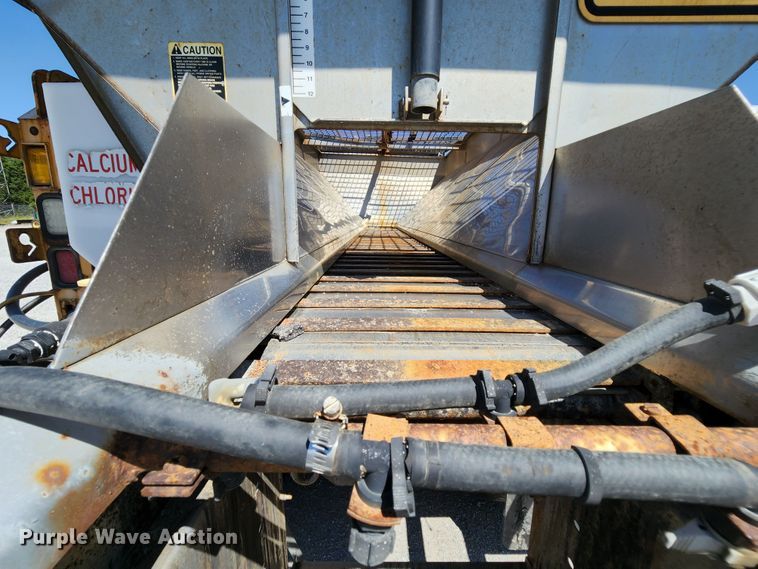 image for item MK9115 2006 International 7400  dump truck