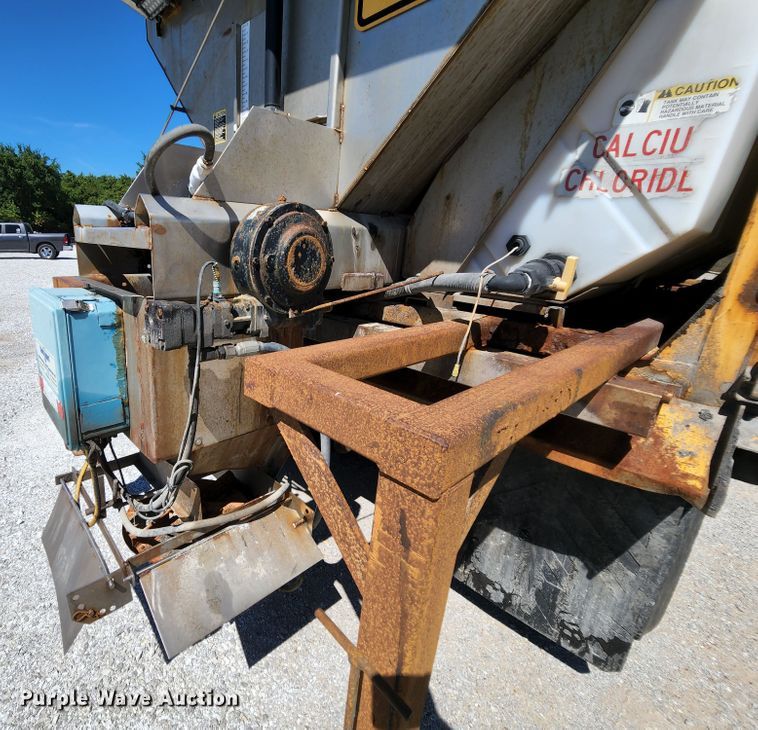 image for item MK9115 2006 International 7400  dump truck