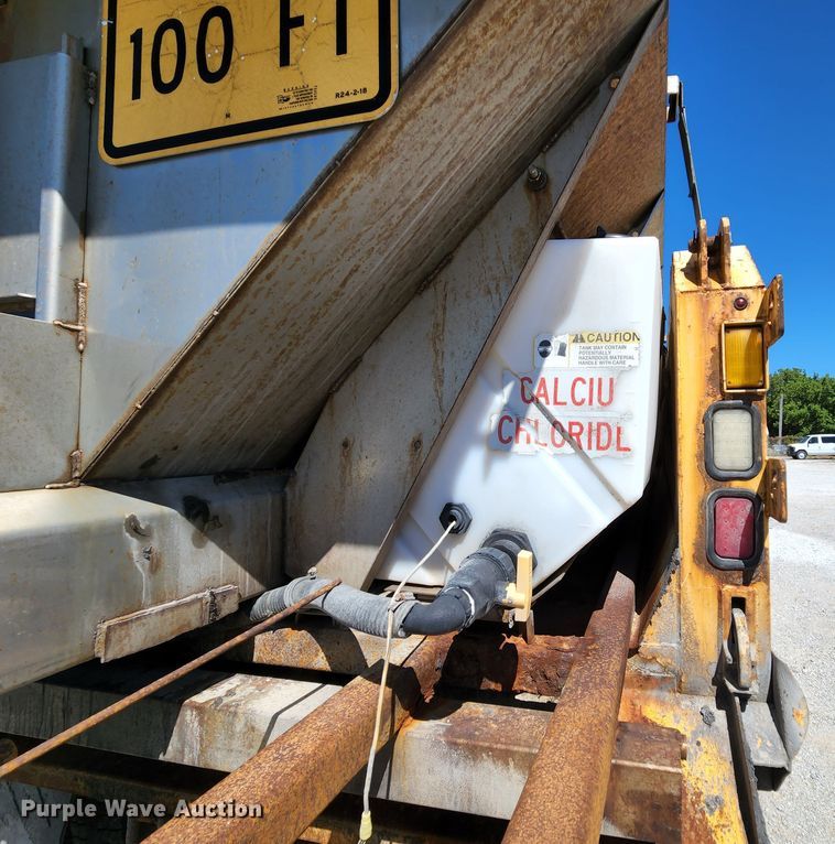 image for item MK9115 2006 International 7400  dump truck