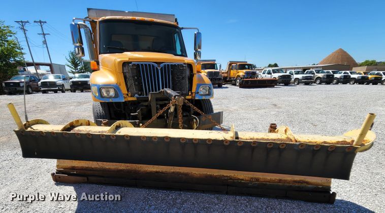 image for item MK9115 2006 International 7400  dump truck