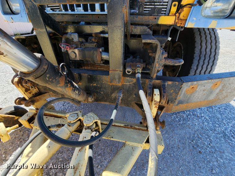 image for item MK9115 2006 International 7400  dump truck