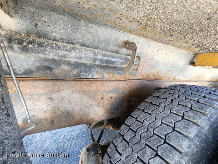 image for item MK9115 2006 International 7400  dump truck