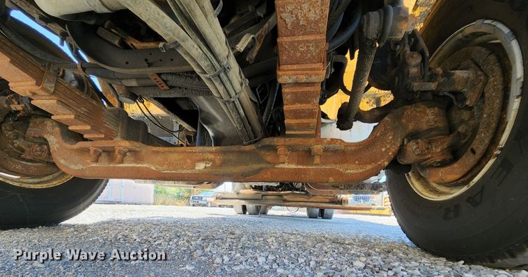 image for item MK9115 2006 International 7400  dump truck