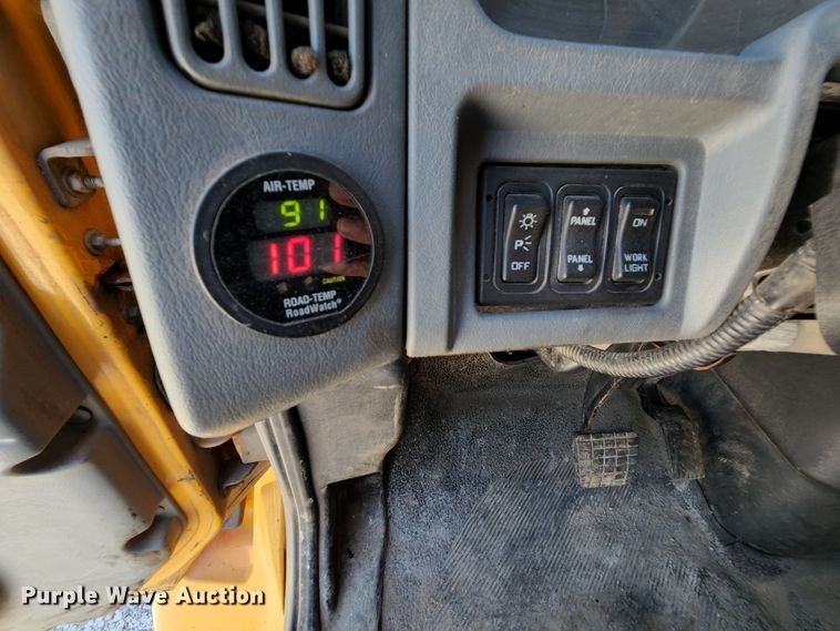 image for item MK9115 2006 International 7400  dump truck