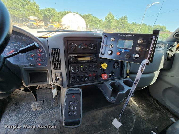 image for item MK9115 2006 International 7400  dump truck