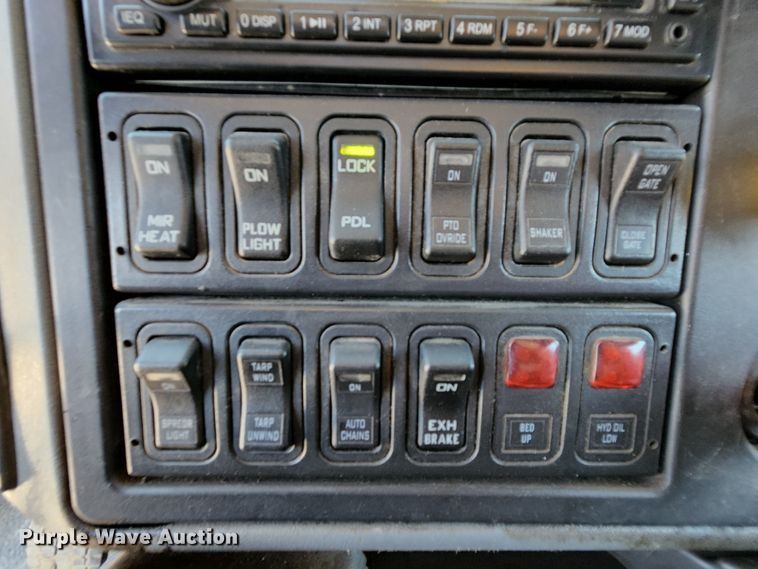 image for item MK9115 2006 International 7400  dump truck