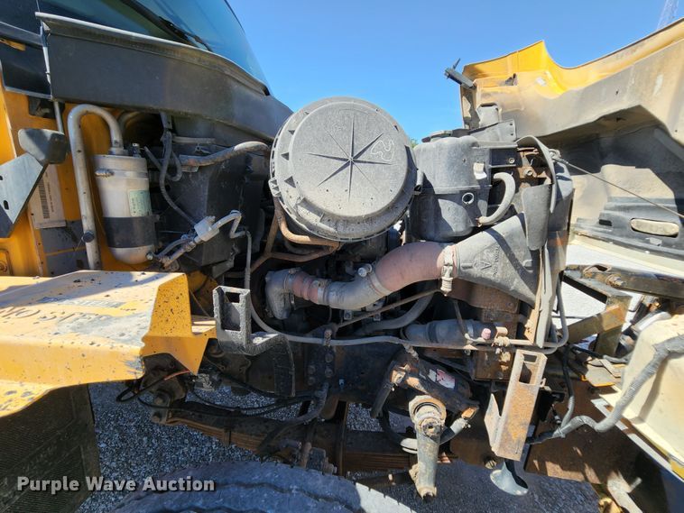 image for item MK9115 2006 International 7400  dump truck