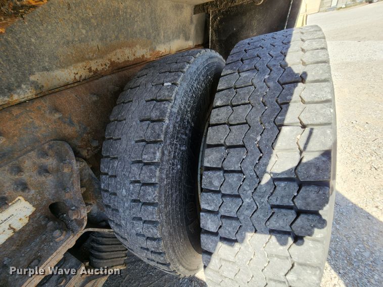 image for item MK9115 2006 International 7400  dump truck