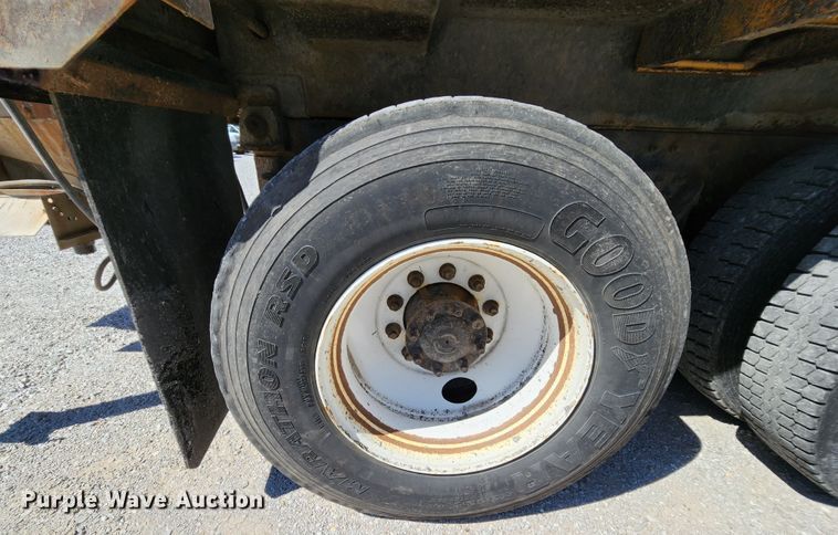 image for item MK9115 2006 International 7400  dump truck