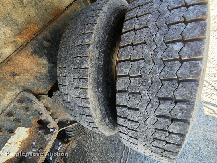 image for item MK9115 2006 International 7400  dump truck