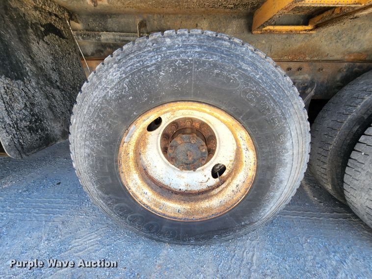 image for item MK9115 2006 International 7400  dump truck