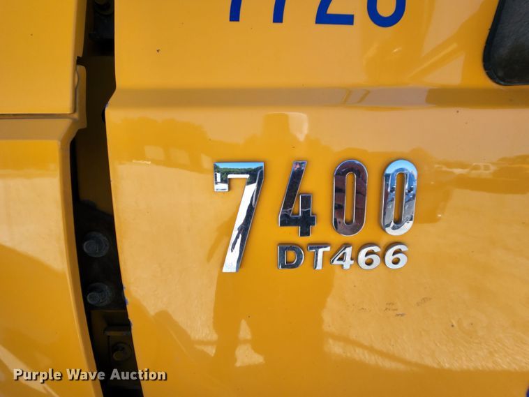 image for item MK9115 2006 International 7400  dump truck