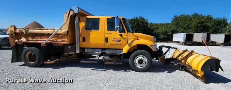 image for item MK9116 2005 International 7400  Crew Cab dump truck