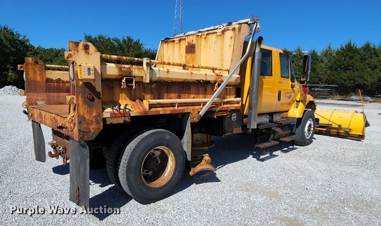 image for item MK9116 2005 International 7400  Crew Cab dump truck