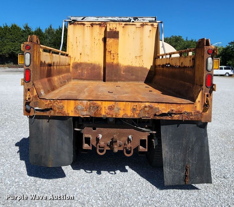 image for item MK9116 2005 International 7400  Crew Cab dump truck