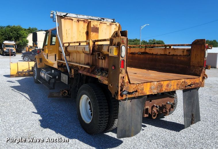 image for item MK9116 2005 International 7400  Crew Cab dump truck