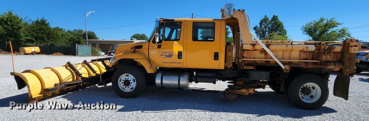 image for item MK9116 2005 International 7400  Crew Cab dump truck