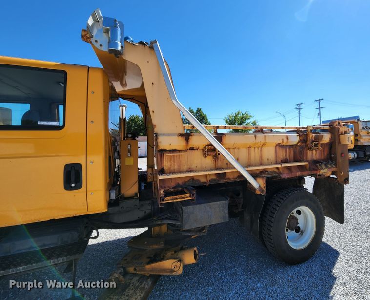 image for item MK9116 2005 International 7400  Crew Cab dump truck