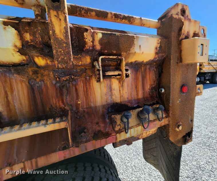 image for item MK9116 2005 International 7400  Crew Cab dump truck