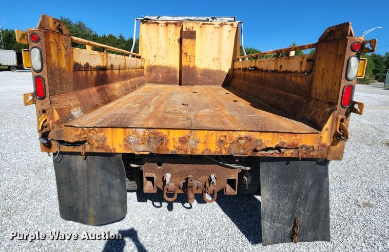 image for item MK9116 2005 International 7400  Crew Cab dump truck